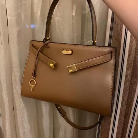 95% NEW TORY BURCH lee radziwill shoulder bag - Picture 1 of 6